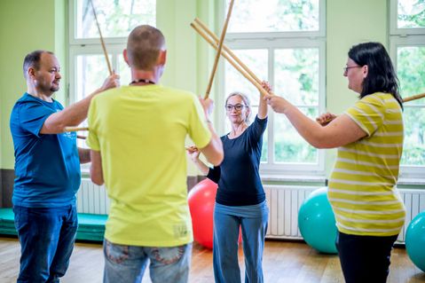 Bewegungstherapie in der Gruppe