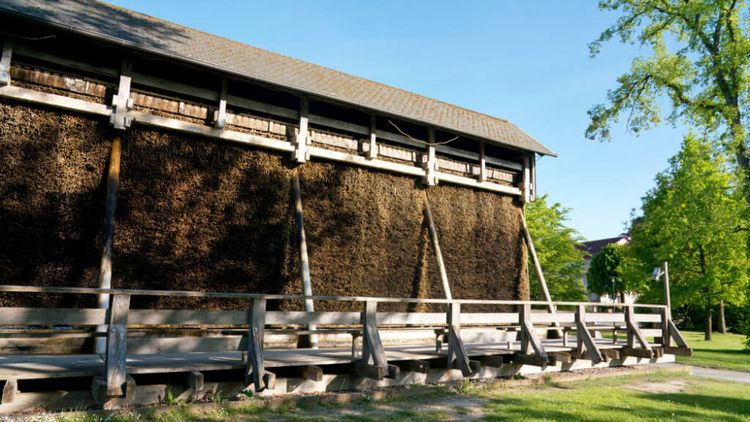 Historisches Grandierwerk im Kurpark Bad Münder in Niedersachsen